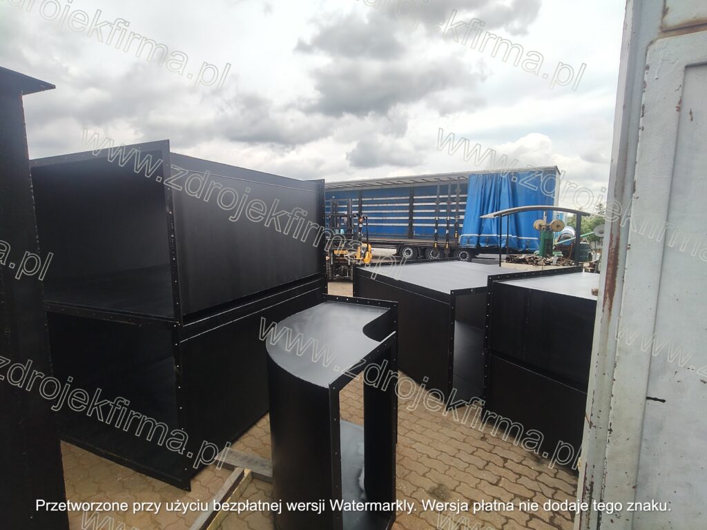 bardzo duże konstrukcje wyciągów z metalu